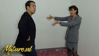 Зрелую Софи Пастер трахнул в задницу хозяин порно